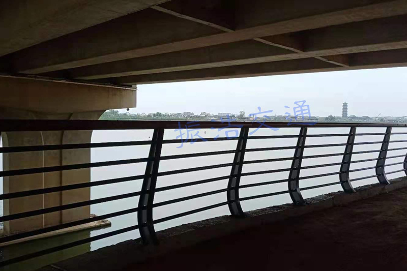 Garde-corps fluvial